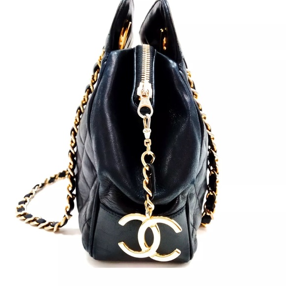 CHANEL CHARM Lambskin Matelasse Chain Shoulder Bag - Picture 5 of 15
